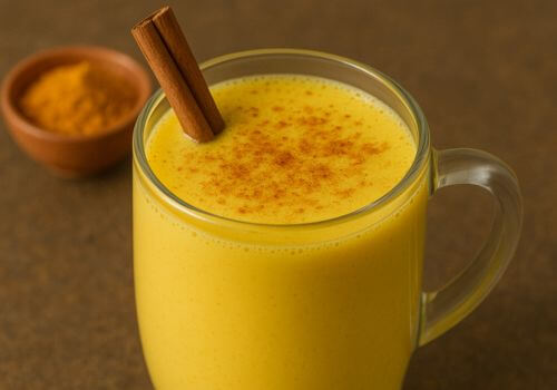 lait doré au curcuma et lait de coco