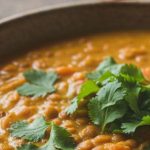 Curry de lentilles corail, carottes et lait de coco