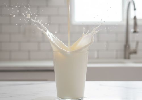Versement de lait de coco onctueux
